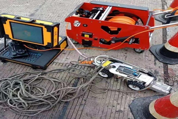 依安CCTV管道检测机器人